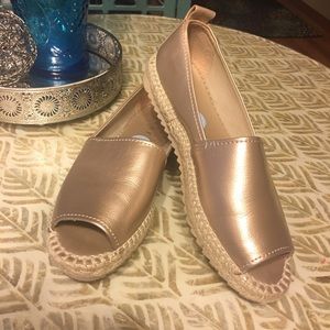 DKNY GOLD Espadrille peak toe shoe